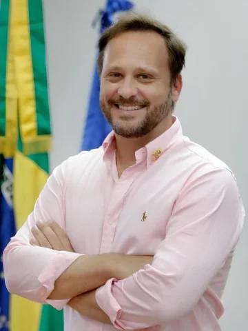Adriano Silva